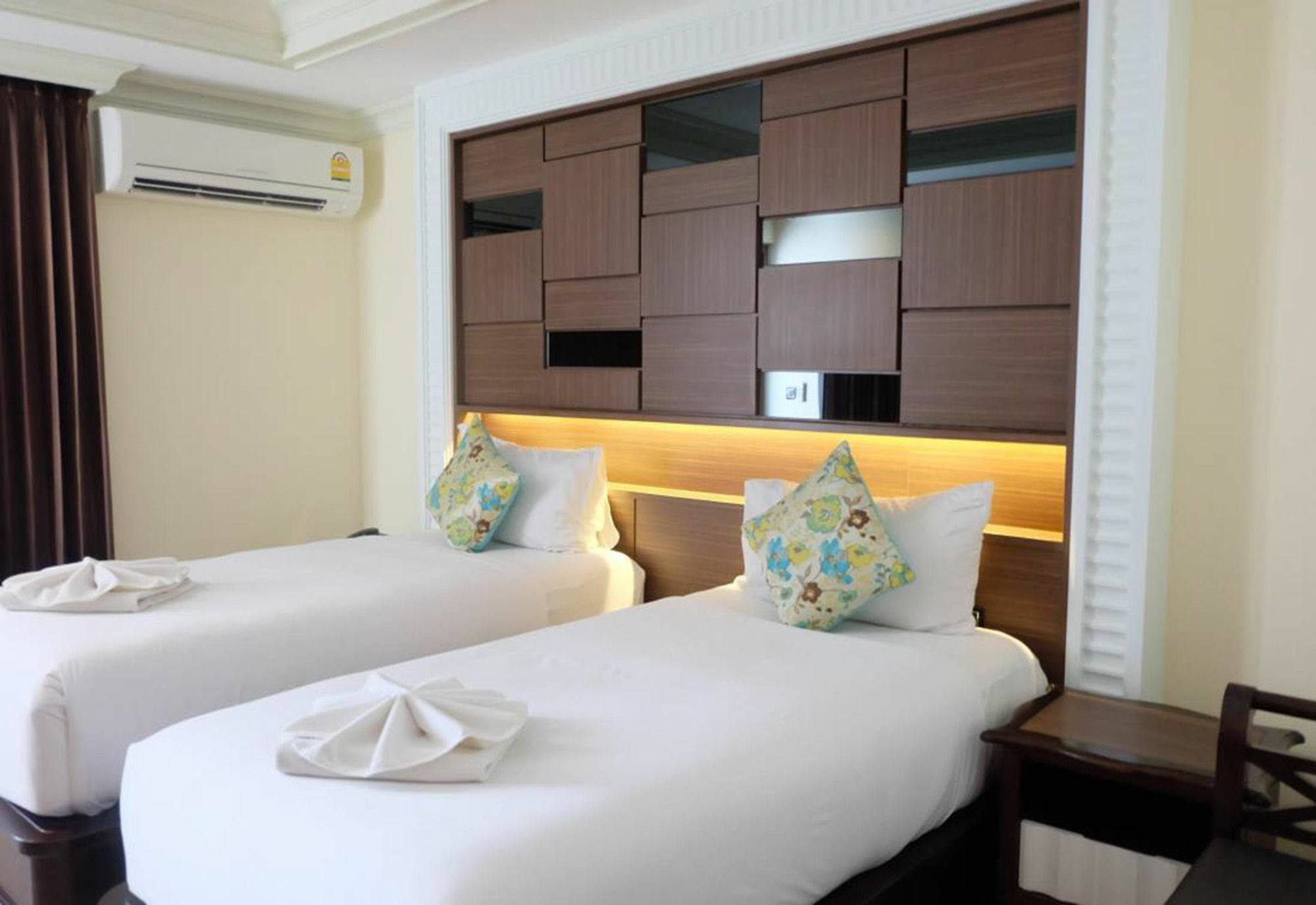 March Hotel Pattaya Exterior foto